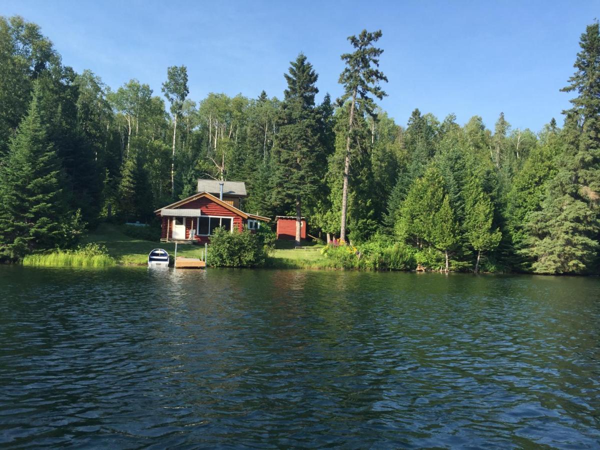 Kan-A-Mouche Pourvoirie Auberge Et Chalets Сен-Мишель-де-Сен Экстерьер фото